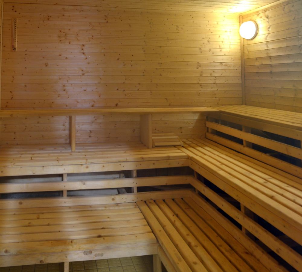 Plavecký krytý stadión se saunou a posilovnou